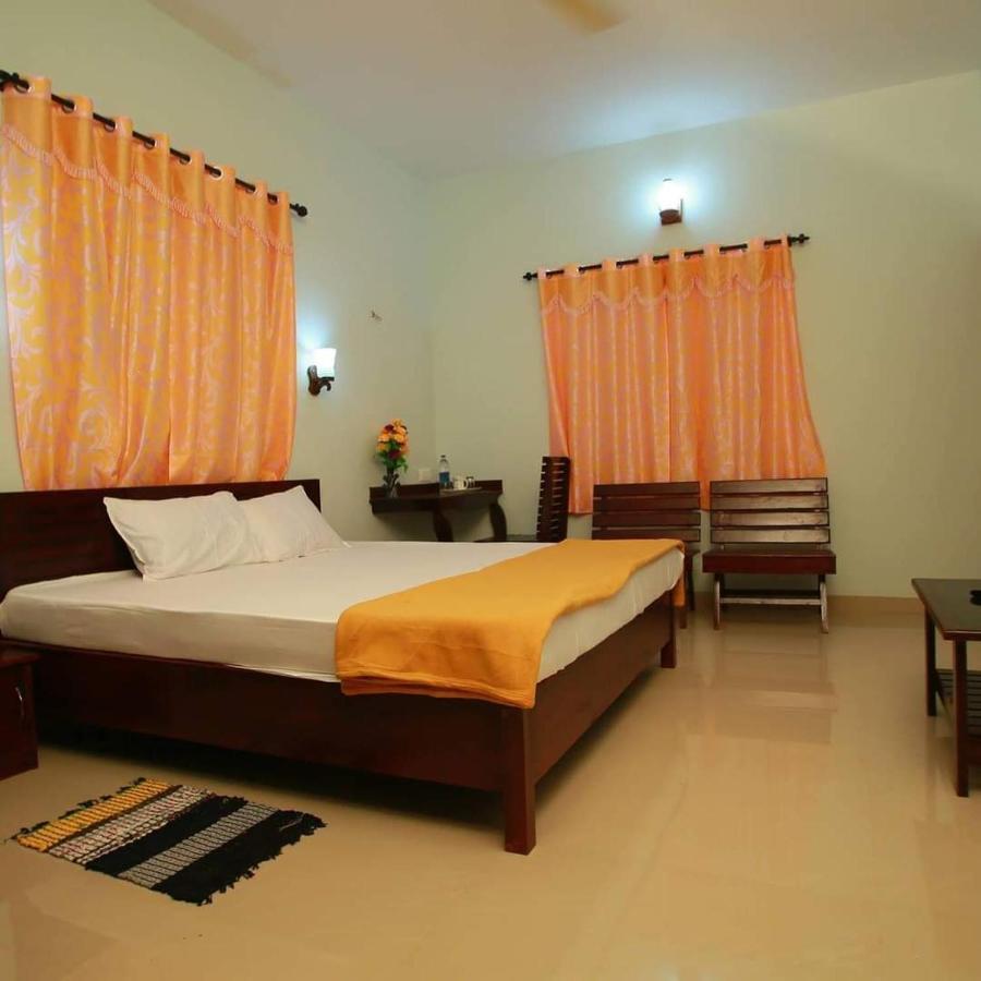 Pknhomestay Kumily Thekkady Exteriör bild