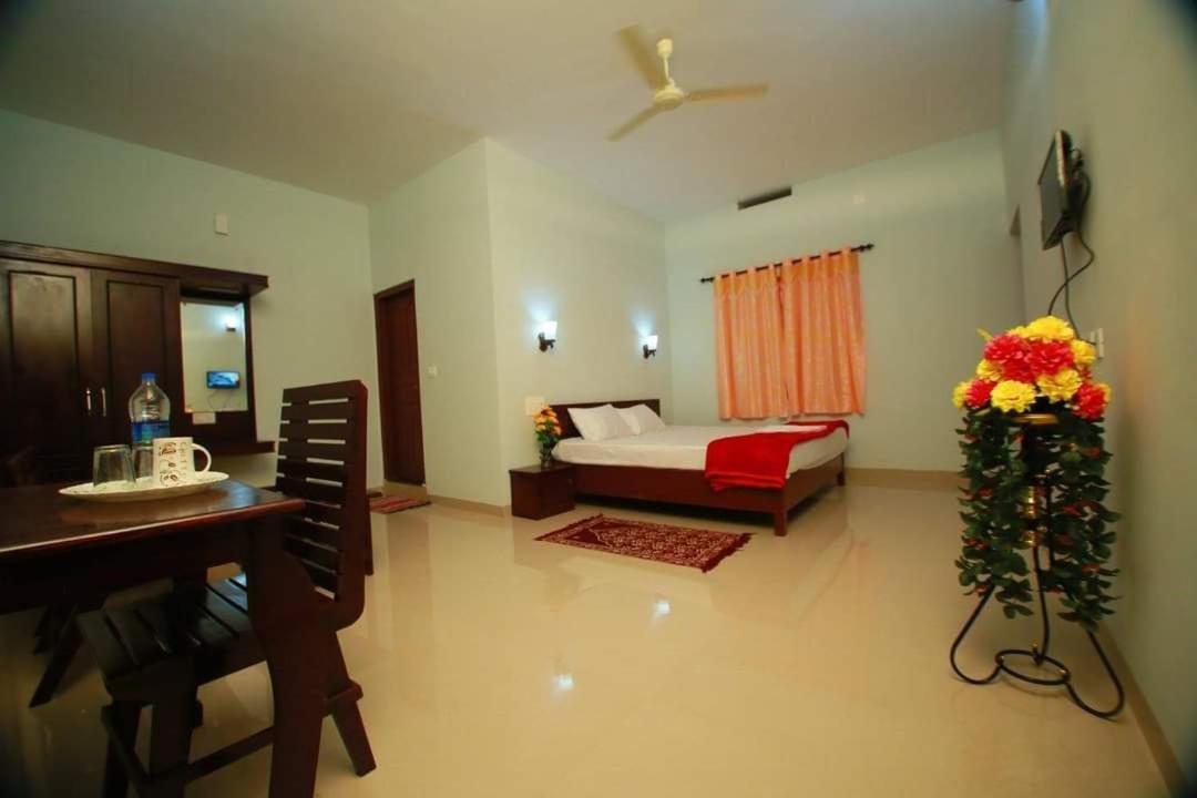 Pknhomestay Kumily Thekkady Exteriör bild